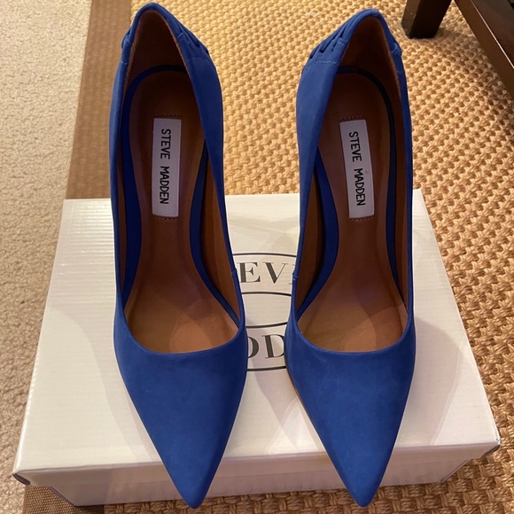 🆕Blue Nubuck Pumps - Picture 4 of 8